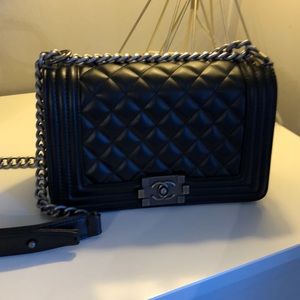 Black purse similar to boy bag Chanel